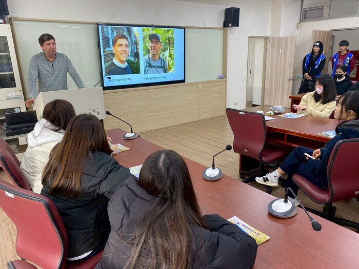 應英系教授介紹