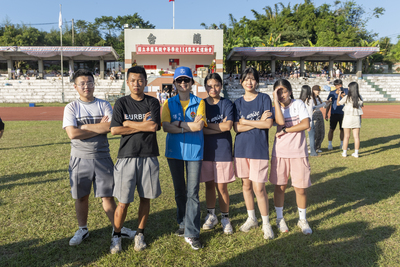 Link to 114運動會，校長與學生合照